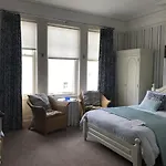 Crickleigh House