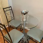 The Snug Garden Apartment