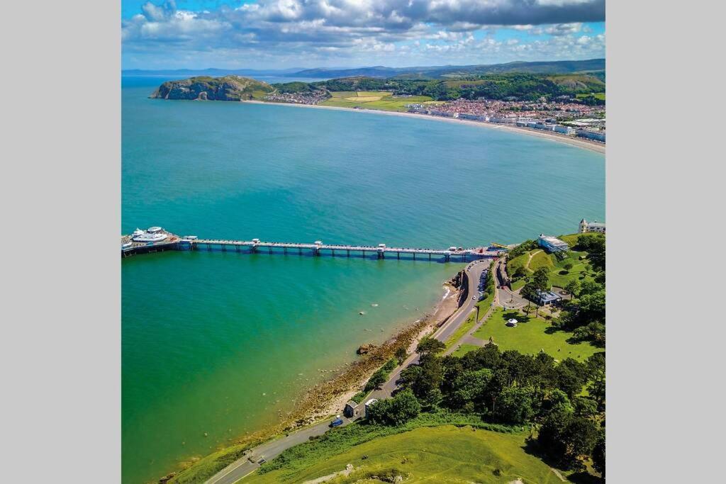 Holiday home Beautiful Townhouse On The Great Orme, Pet Friendly *