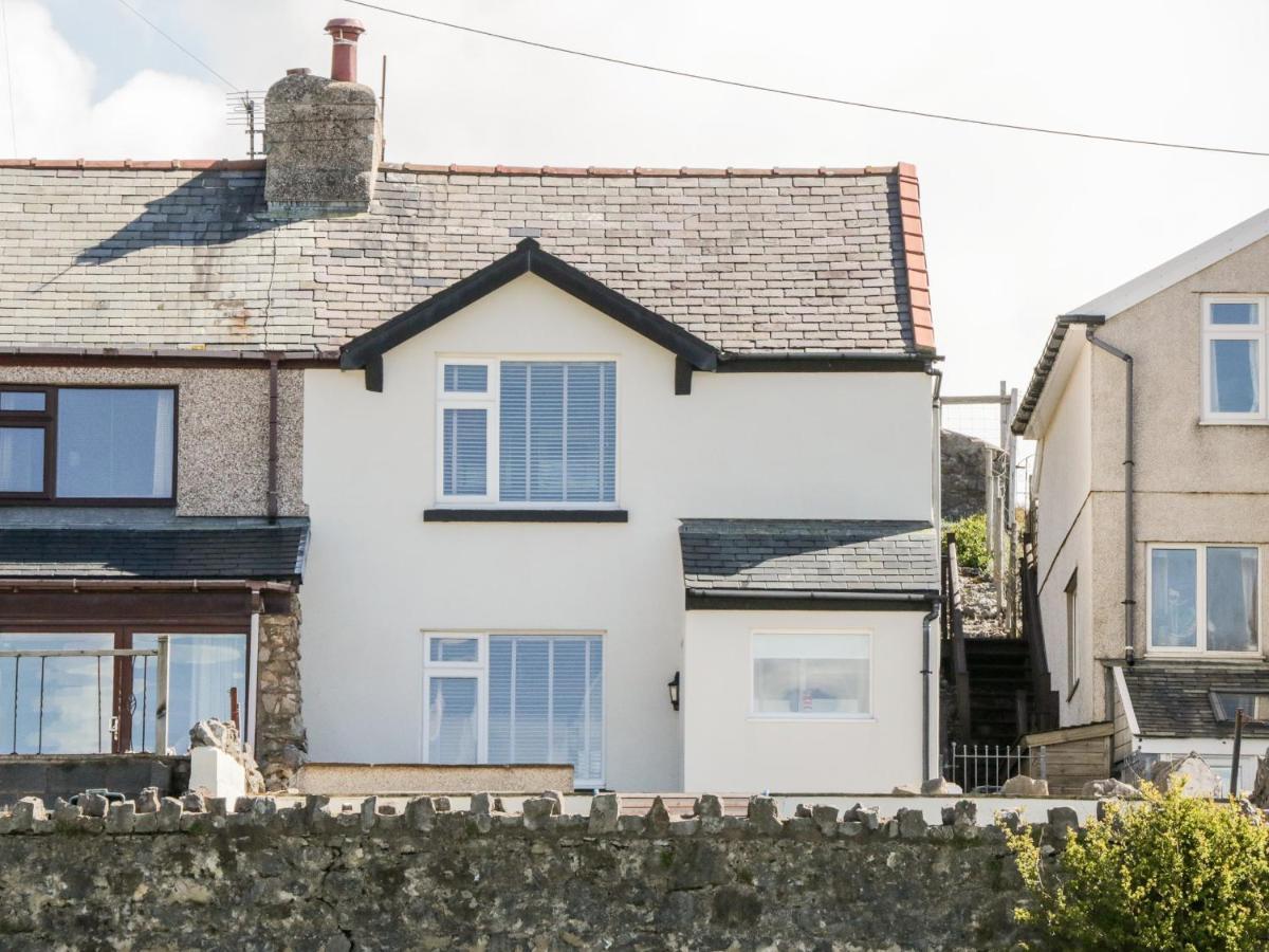 4 Anglesey Road Holiday home *