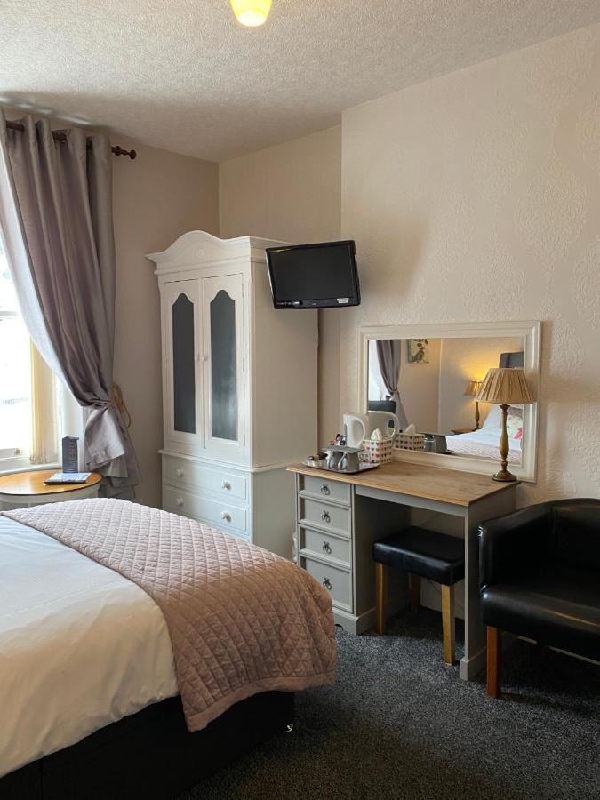 Bed & Breakfast The Clovelly 4*