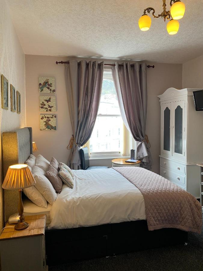 The Clovelly 4*