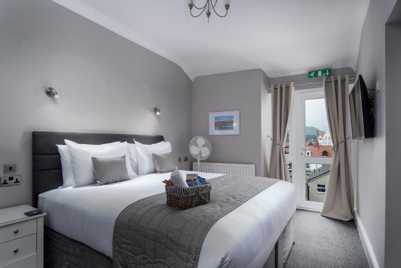 Pebble House 3*