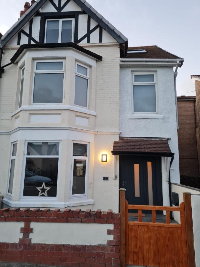 Holiday home 5-bedroom In West Shore, *