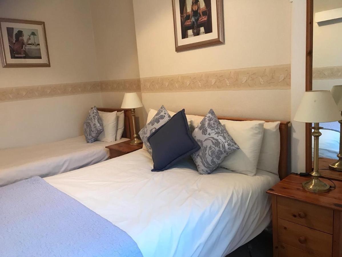 Bed & Breakfast Lakelands Guest House