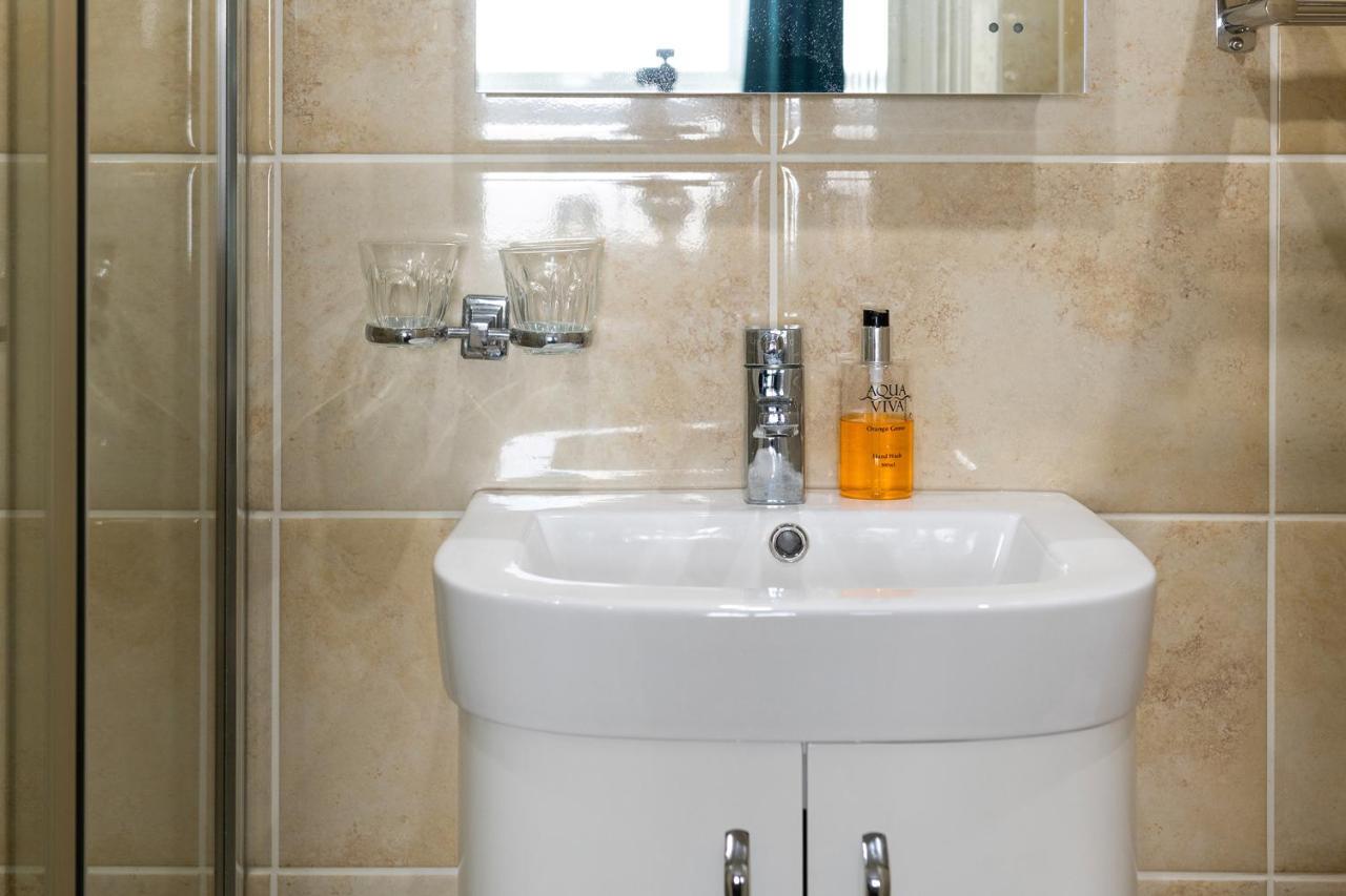 Guest house The Kendrick Exclusively For Adults Llandudno