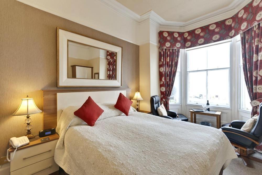 Lauriston & Lawton Court 4* Llandudno