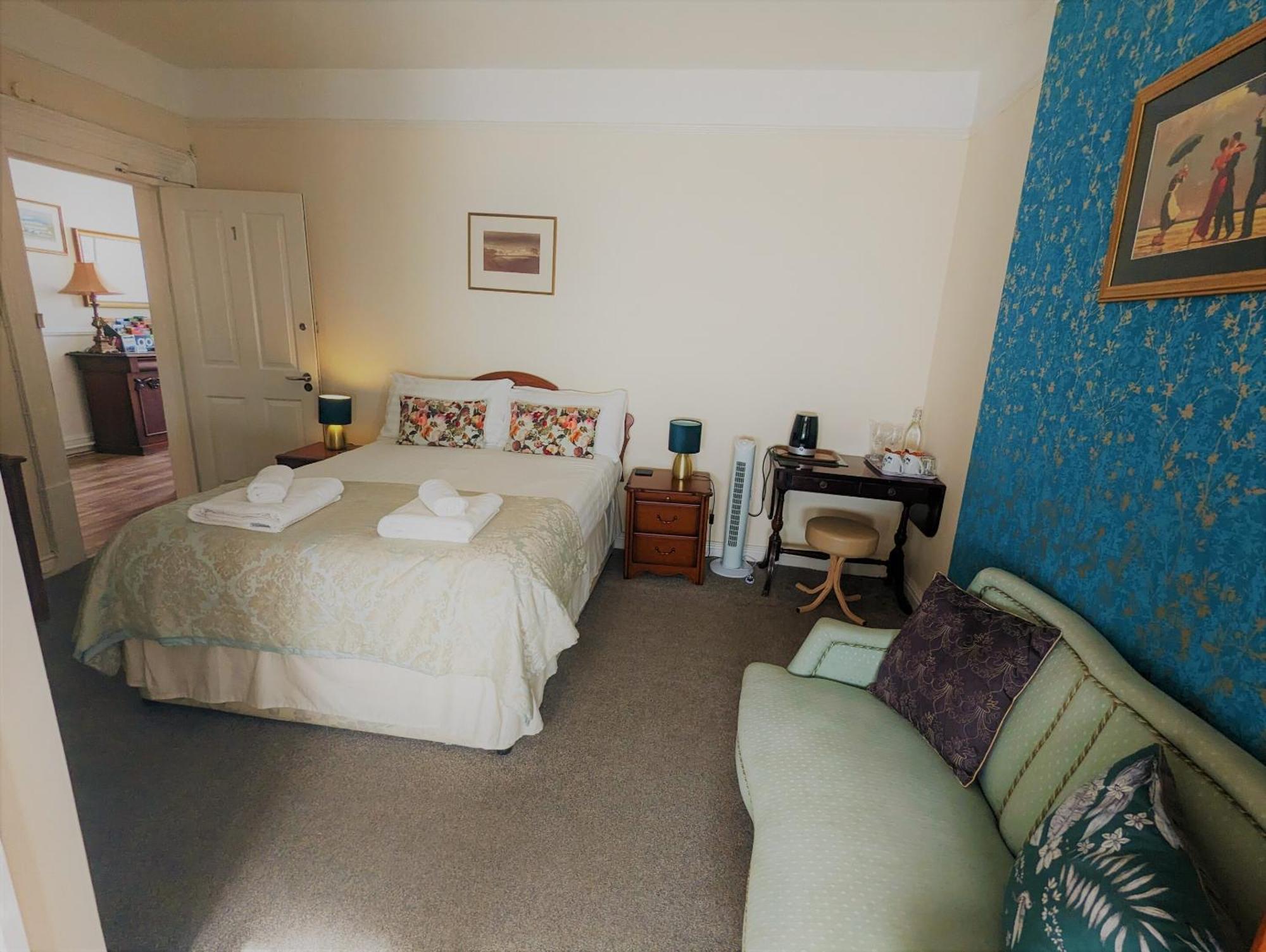 Bed & Breakfast The Senarth 4*