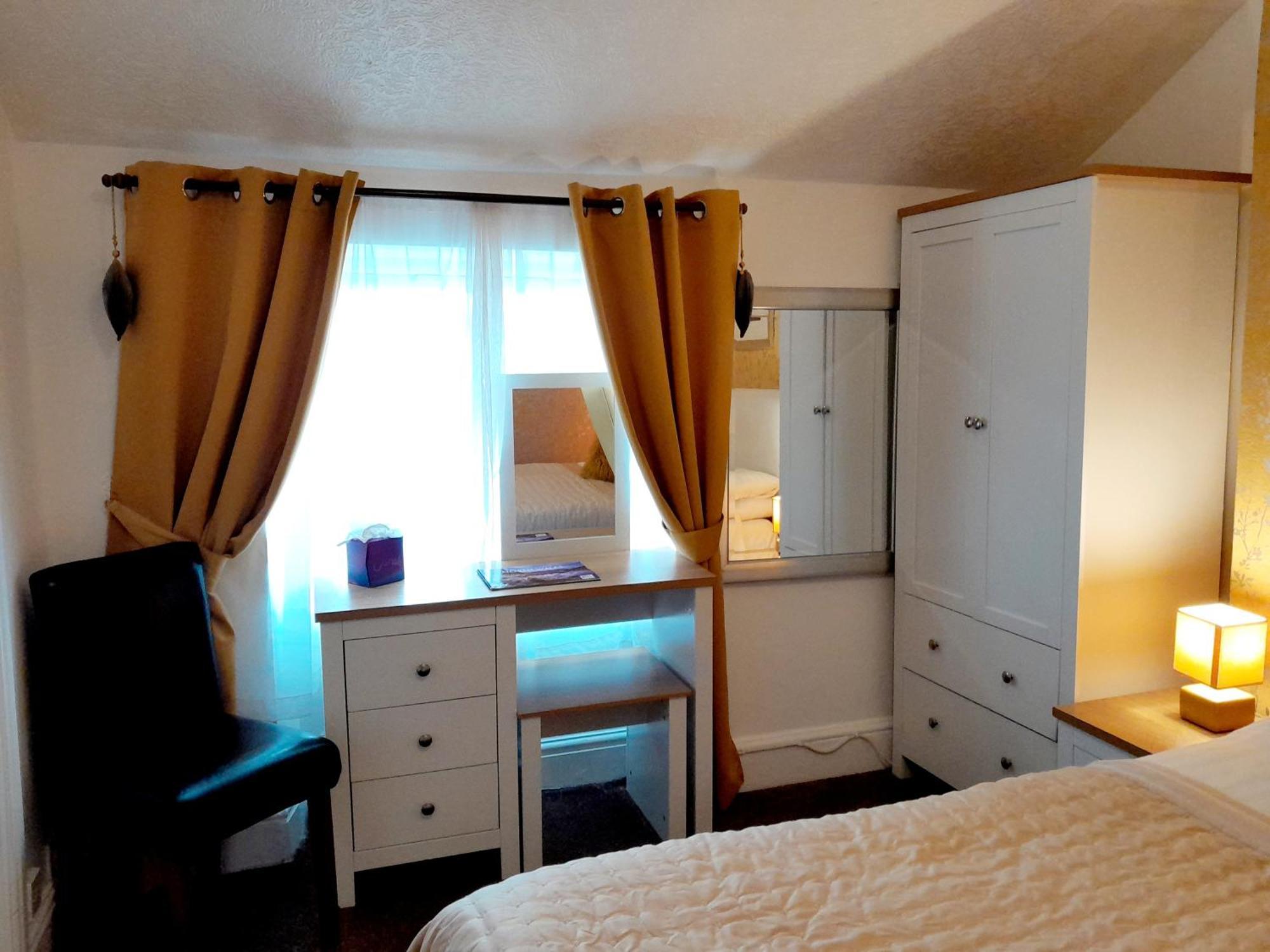 The Clovelly 4*