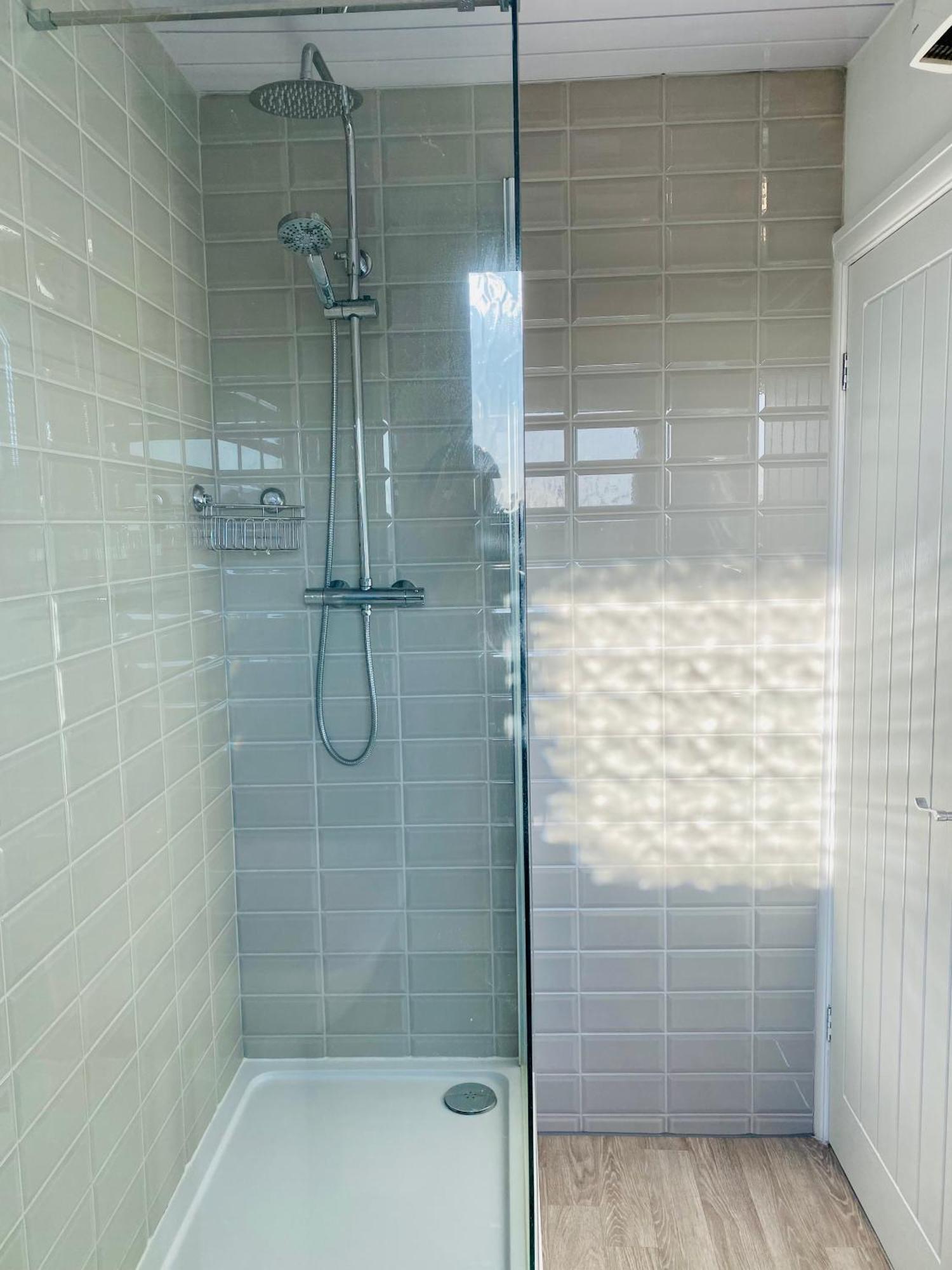 Cwtch Guest house 4*