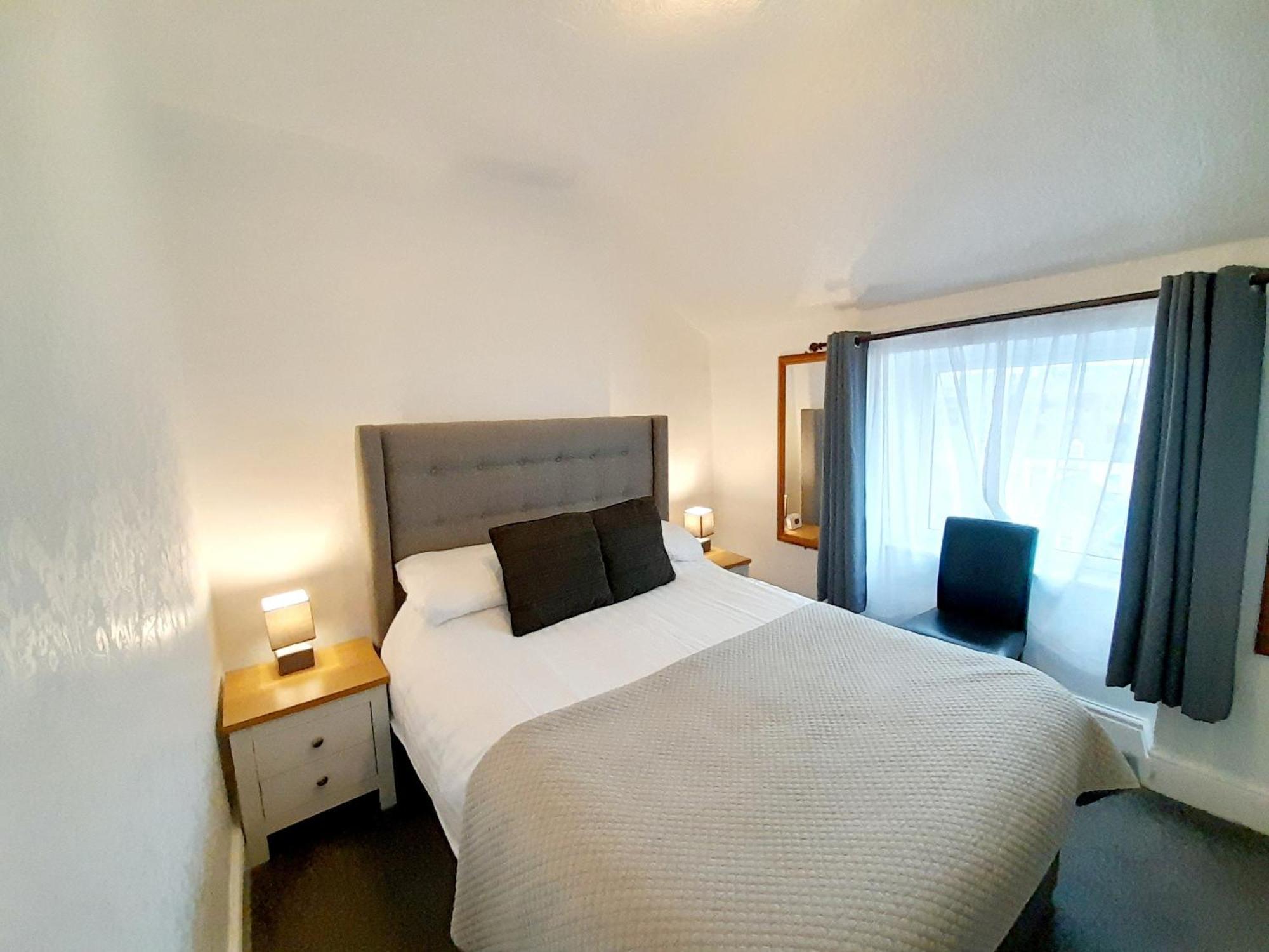 The Clovelly Bed & Breakfast Llandudno
