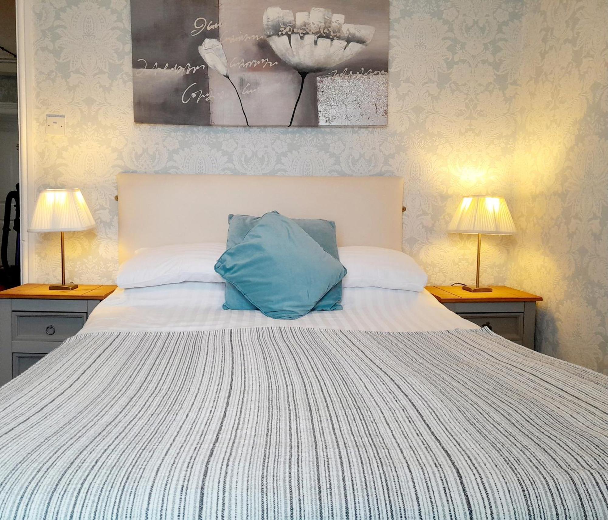 The Clovelly 4* Llandudno