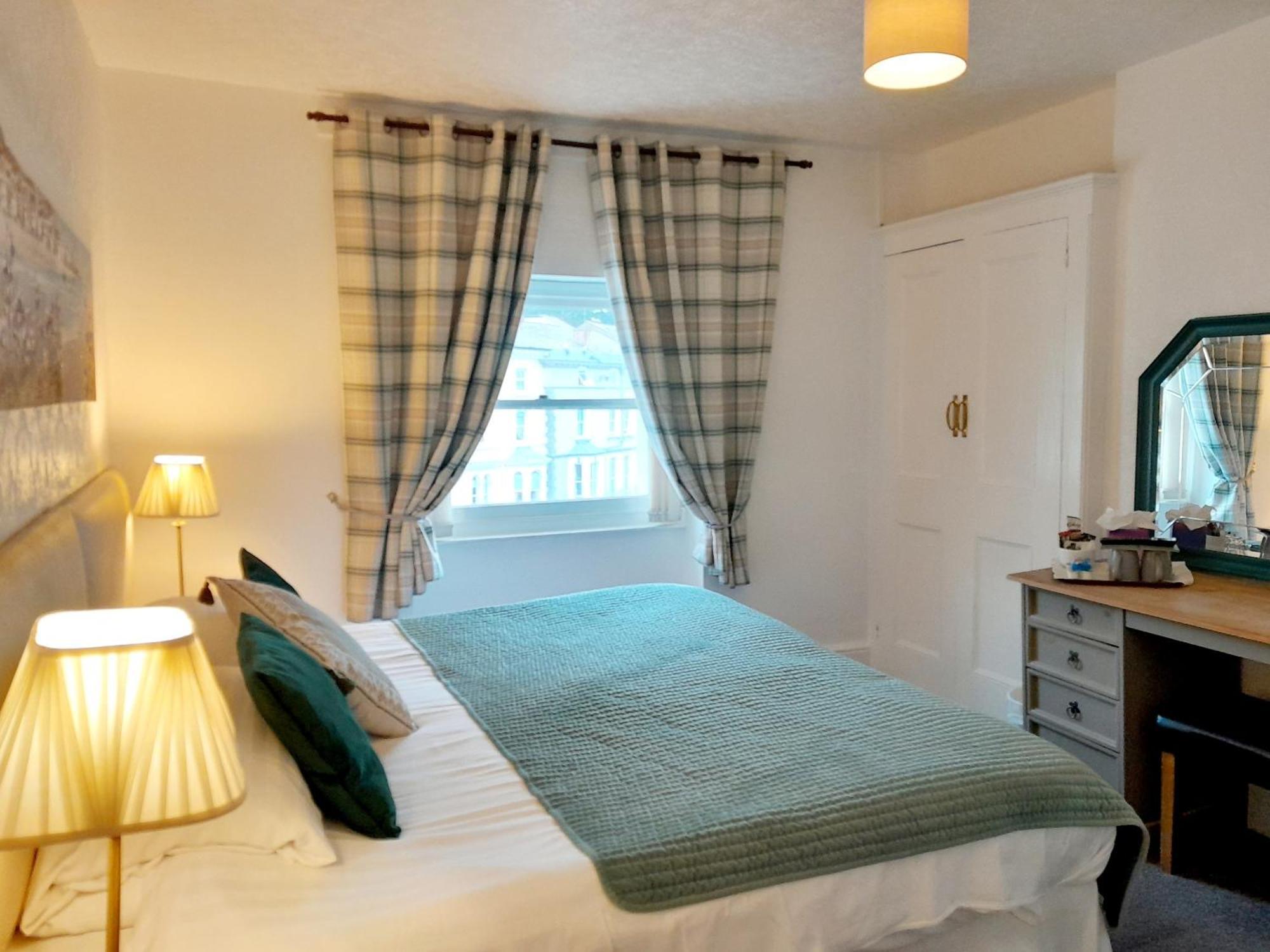 The Clovelly Bed & Breakfast 4*