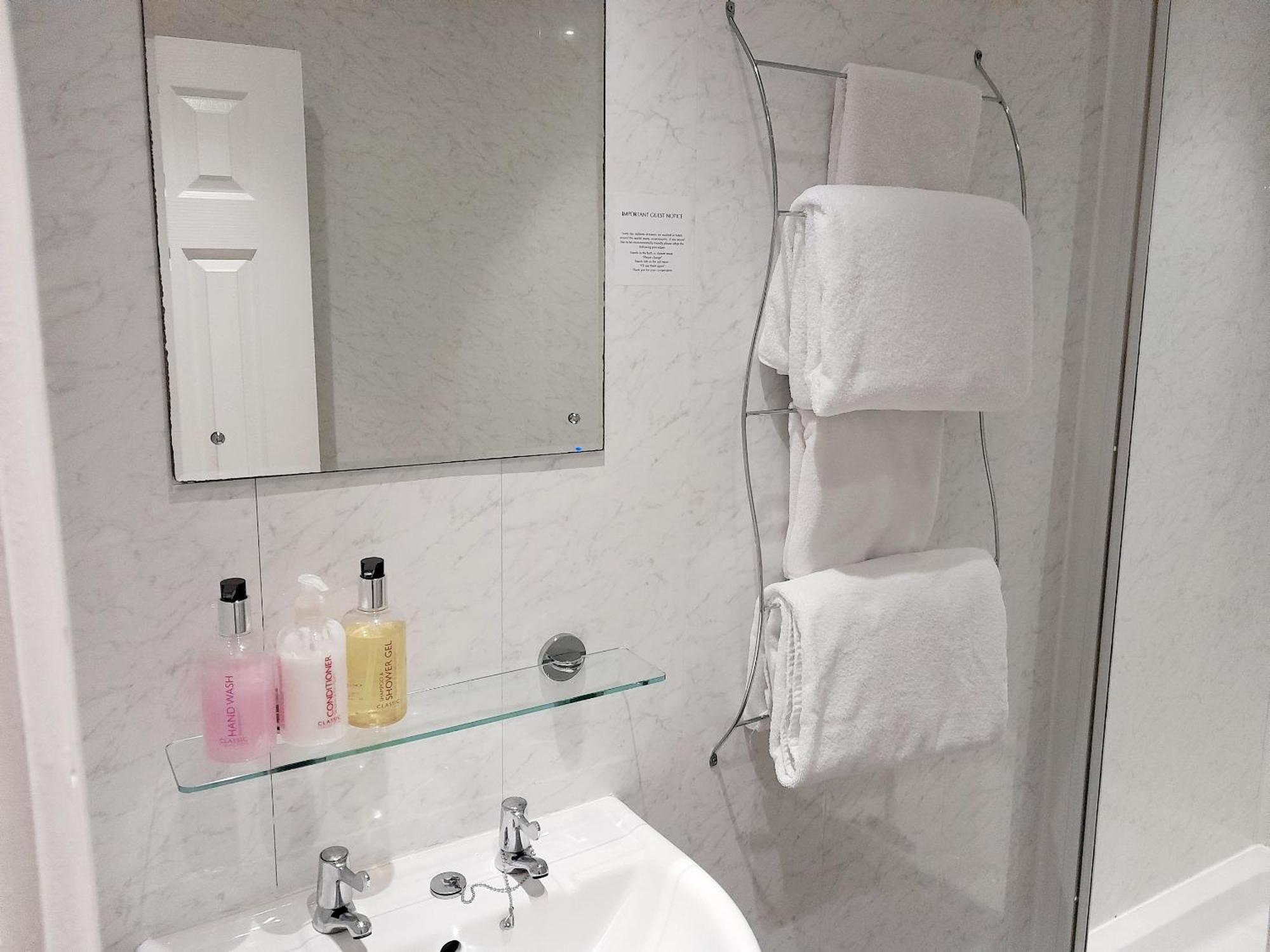 Bed & Breakfast The Clovelly 4*