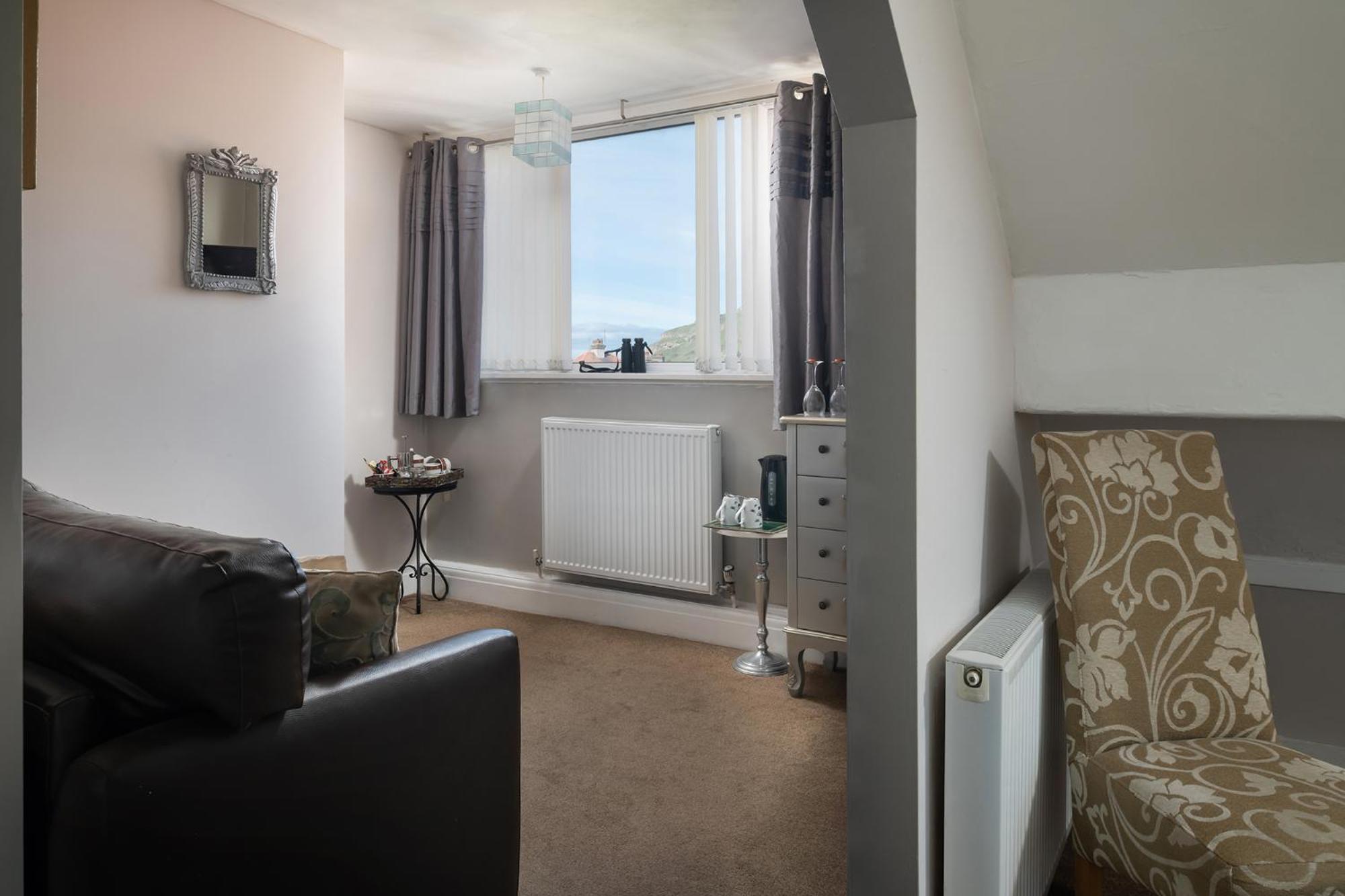 Rosaire With Private Car Park Bed & Breakfast 4*