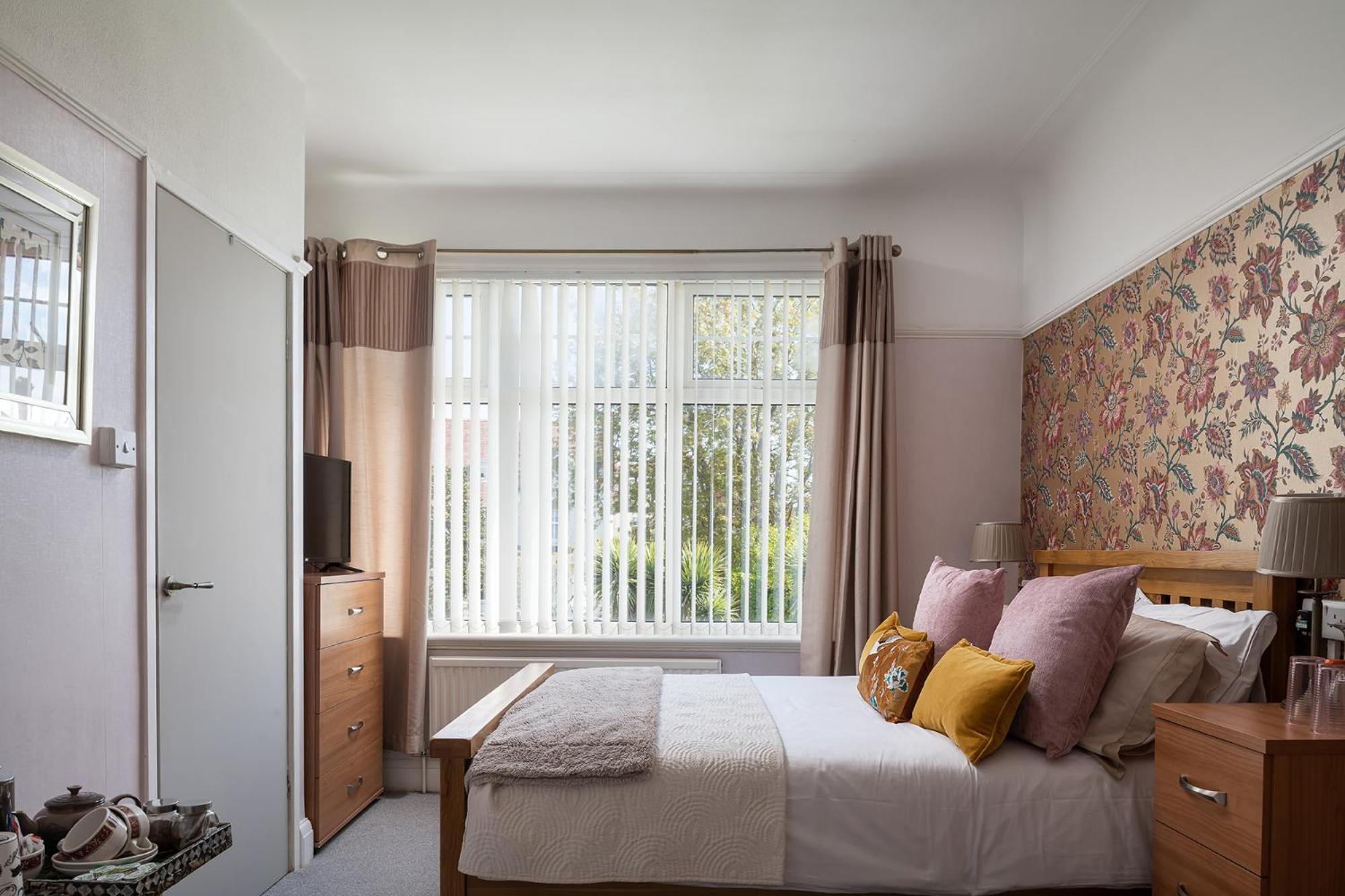 Rosaire With Private Car Park 4* Llandudno