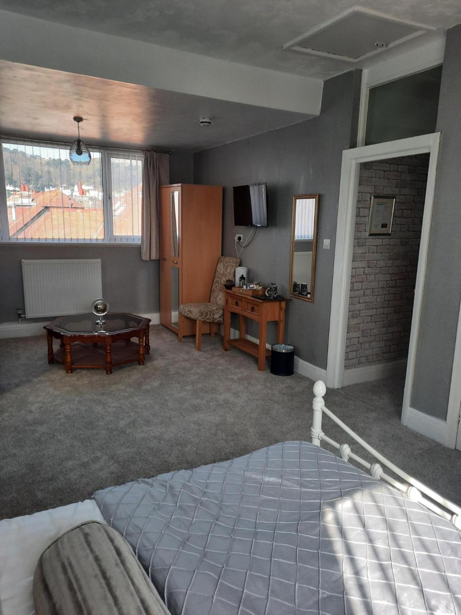 Rosaire With Private Car Park Bed & Breakfast Llandudno