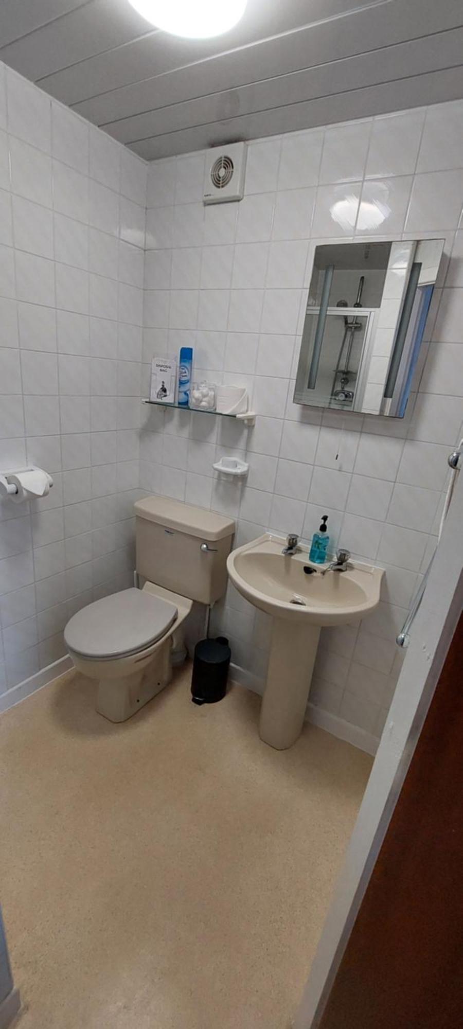 Glenavon 4* Llandudno