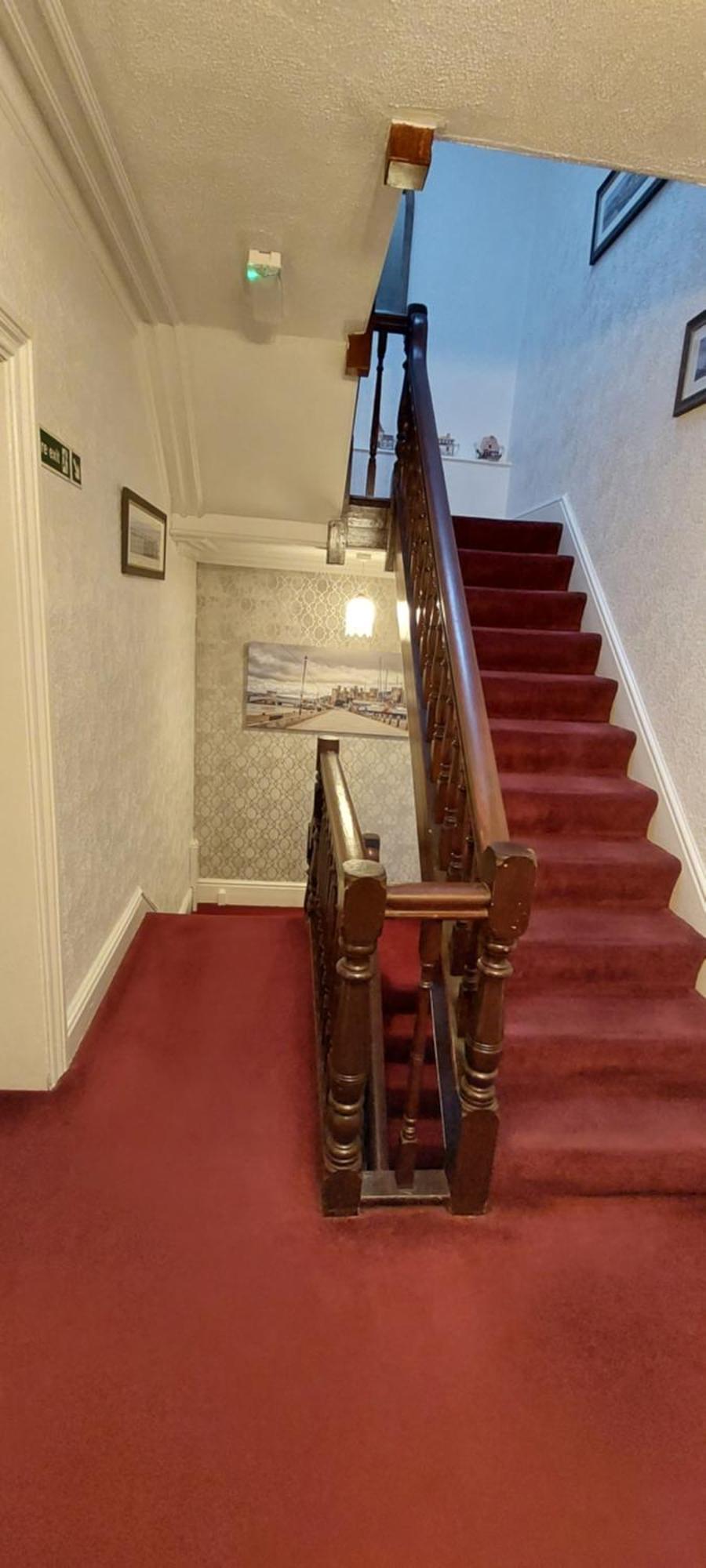 Glenavon 4* Llandudno
