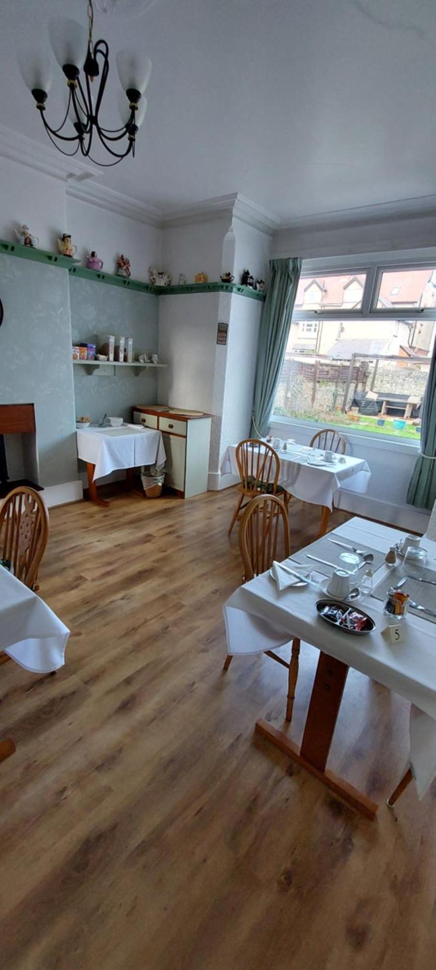 Glenavon Guest house Llandudno