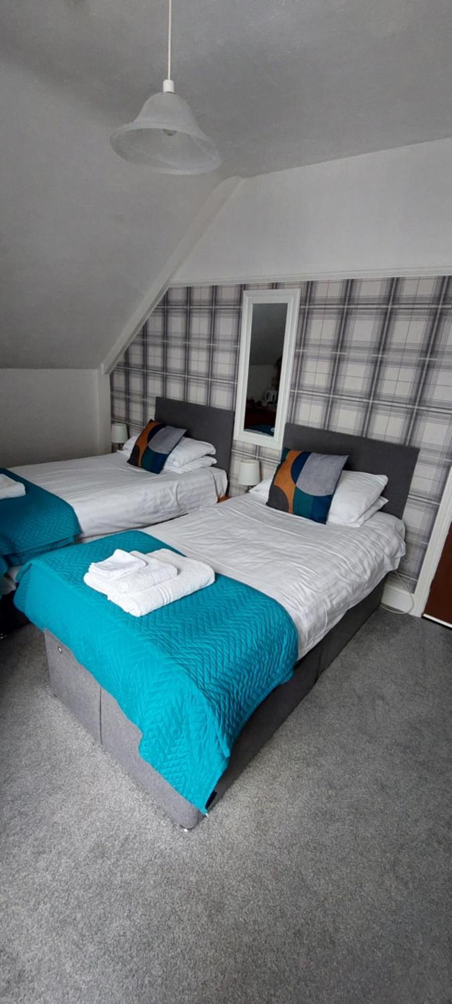 Glenavon 4*