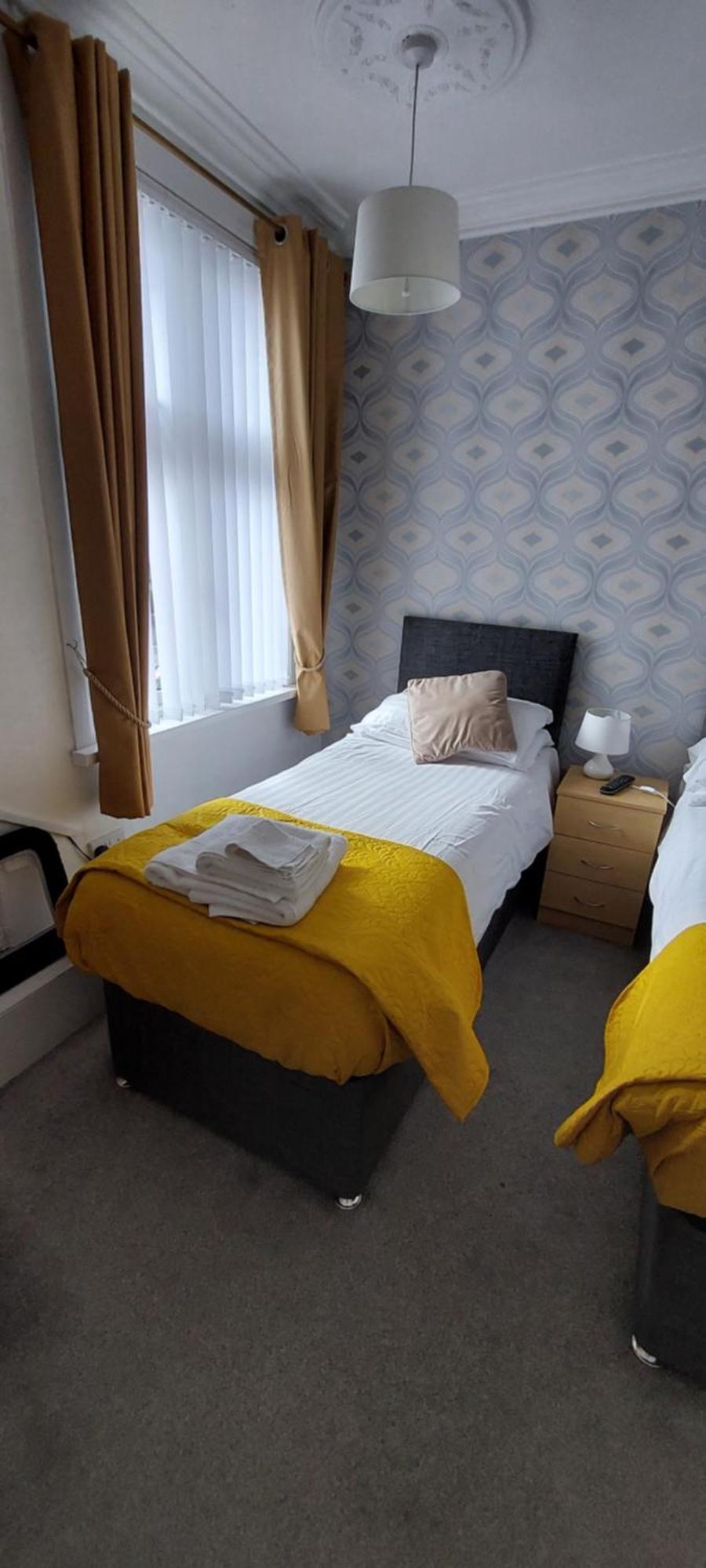 Glenavon 4*