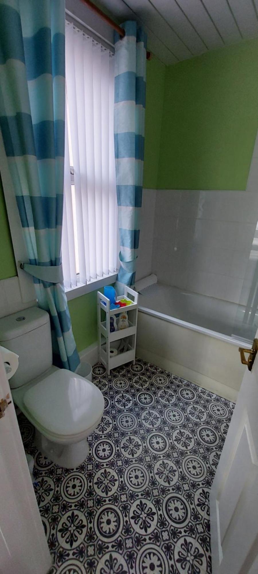 Glenavon 4* Llandudno