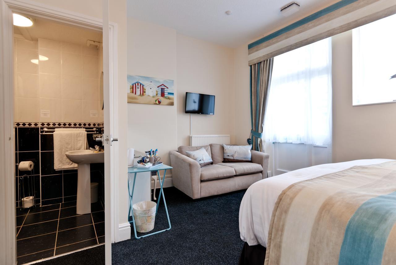 Lauriston & Lawton Court 4*