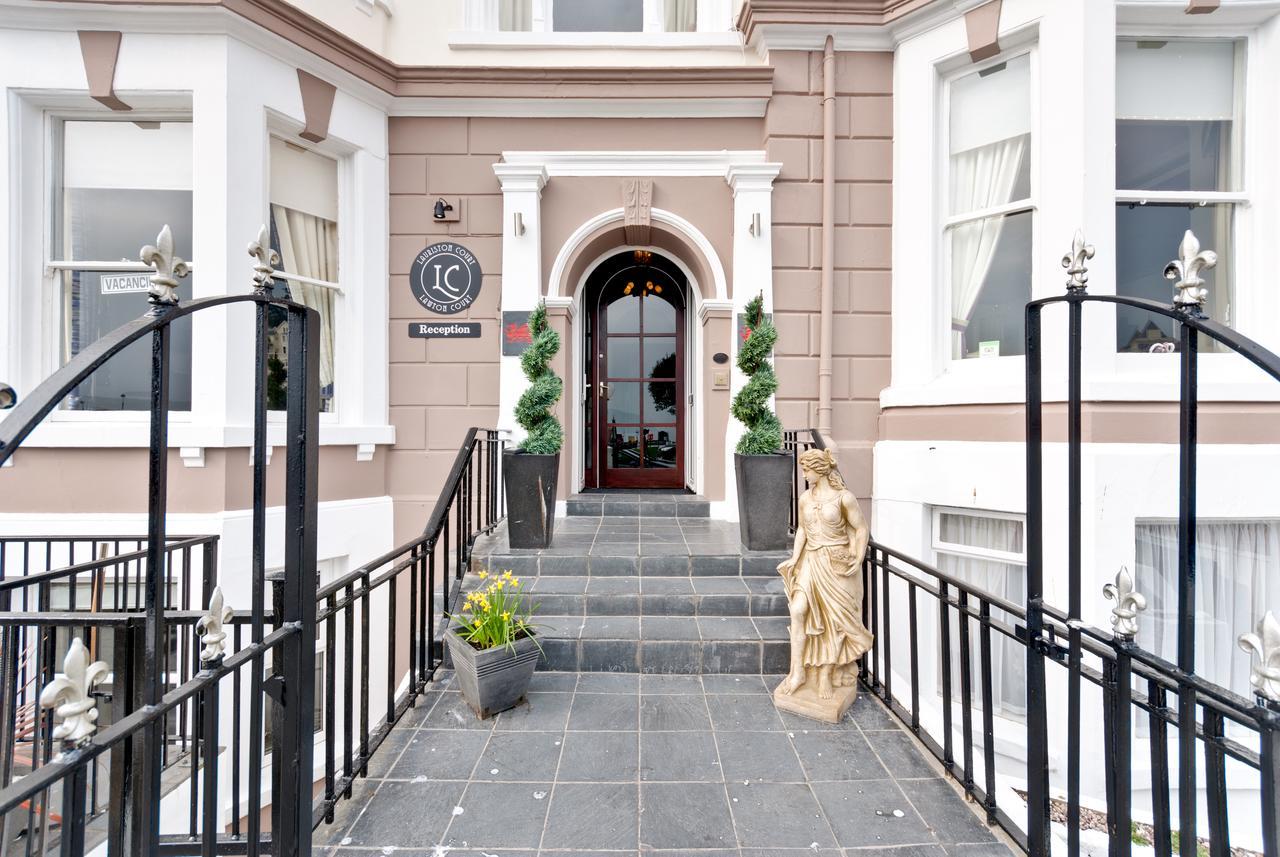 Lauriston & Lawton Court Hotel 4*