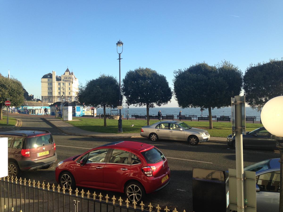 Lauriston & Lawton Court 4* Llandudno