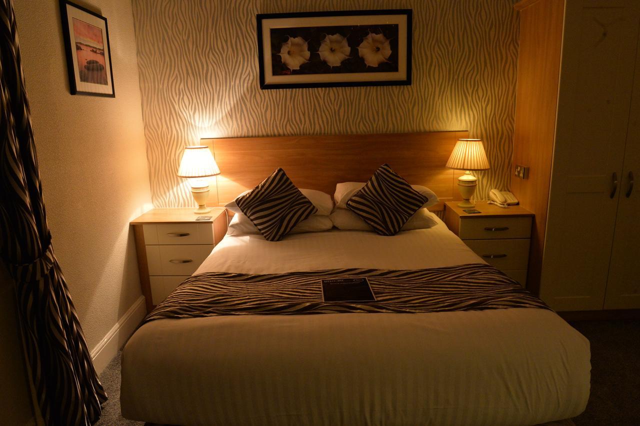 Lauriston & Lawton Court 4*