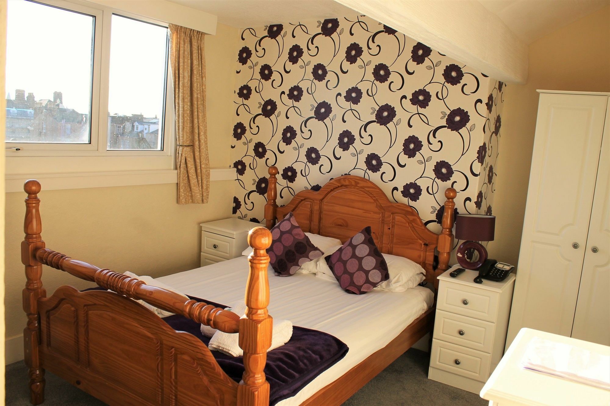 Winchmore 3*