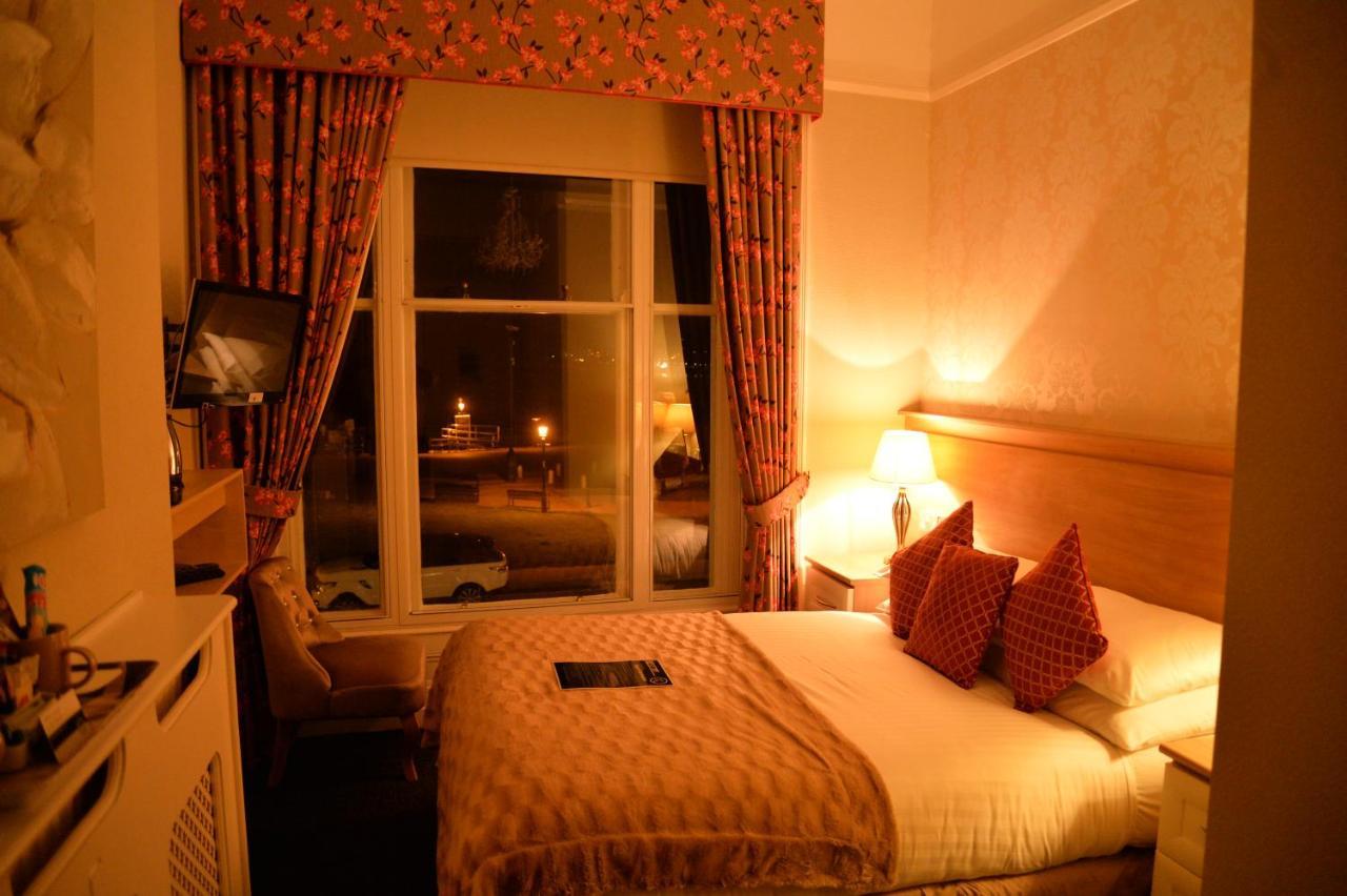 Lauriston & Lawton Court 4*