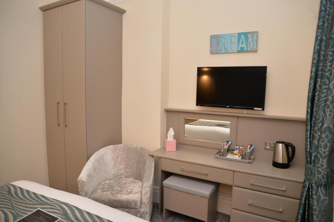 Lauriston & Lawton Court 4*
