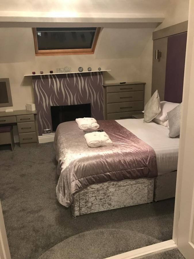 Lauriston & Lawton Court 4*