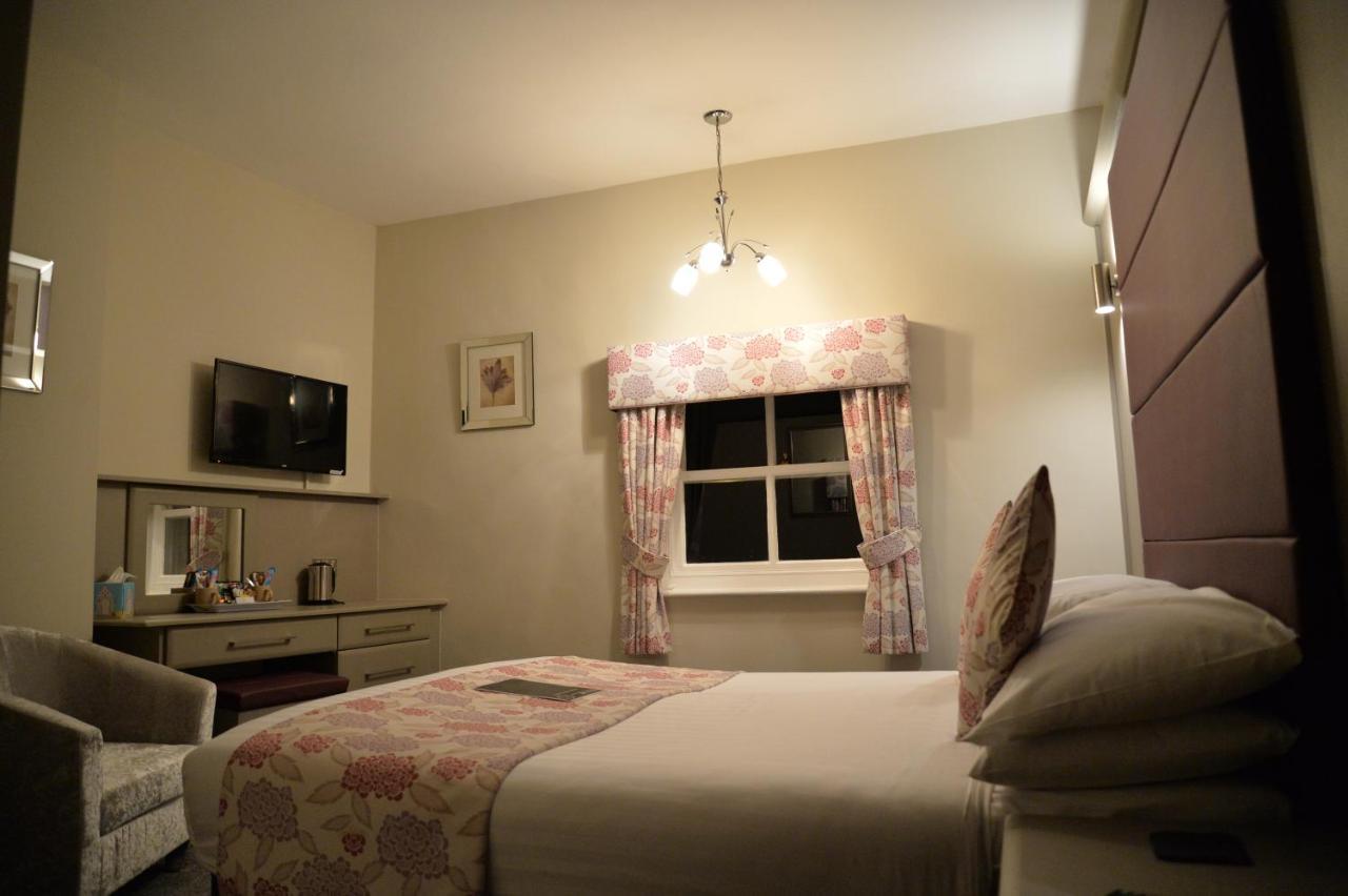Lauriston & Lawton Court 4*