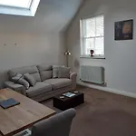 Modern 2Nd Floor 1 Bed Apartment In The Heart Of