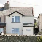 4 Anglesey Road
