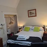 Overton Villa Hotel