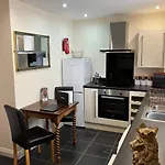 The Ocean Suite - 2 Minute Walk To The Lovely Beach Front Promernade Of Llandudno