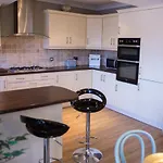 No 1 Kennington Court
