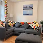Mona Lodge - 3 Bed Cottage In Llandudno