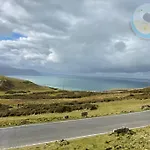 Central Llandudno, Private Parking Near To Beach, Pier & Shops