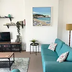 Private Parking, Central Llandudno, King Bed With Ensuite At Clement Lodge