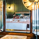 Russell Court By Orenda-Luxe