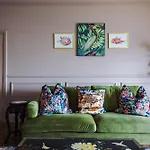 Russell Court By Orenda-Luxe