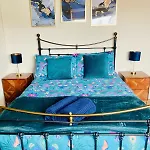 Lovely Big 3 Bedroom Maisonette Close To The Beach