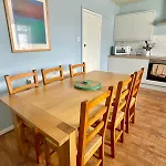 Lovely Big 3 Bedroom Maisonette Close To The Beach