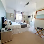 Cleave Court Guest House