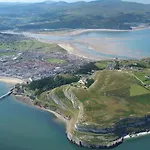 Seaside Bliss Your Perfect 1Br Wales Escape